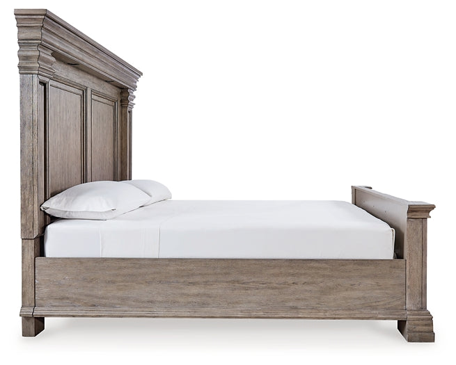 Cama California con paneles y tocador con espejo Blairhurst