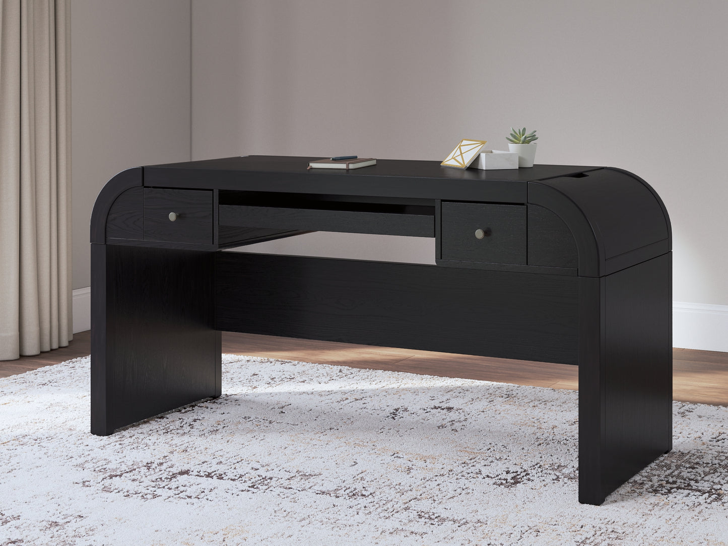 Escritorio de oficina en casa Rowanbeck con silla y almacenamiento