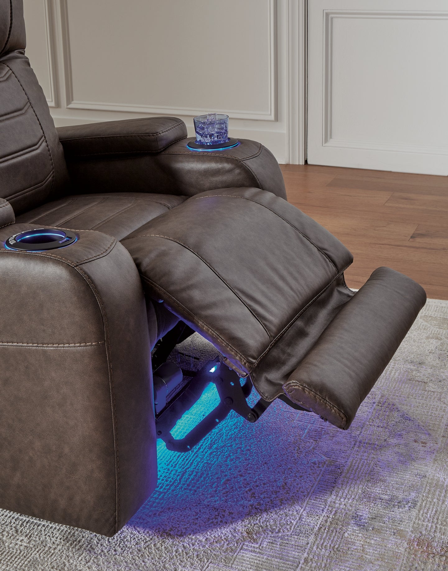 Sillón reclinable eléctrico Schooner Rocks con reposacabezas ajustable