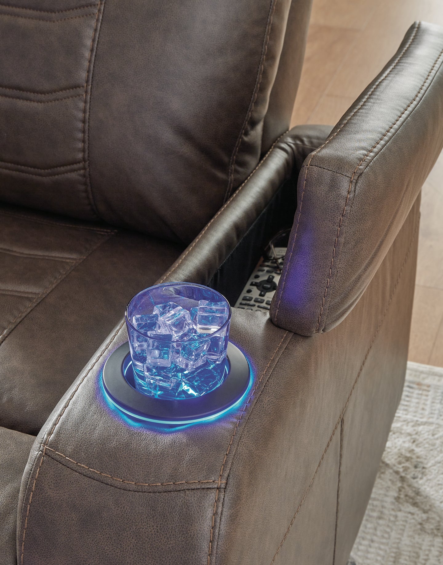 Sillón reclinable eléctrico Schooner Rocks con reposacabezas ajustable