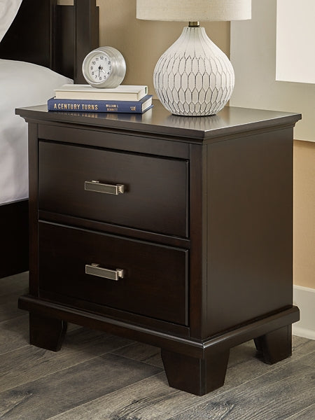 Covetown Panel Bed With Nightstand