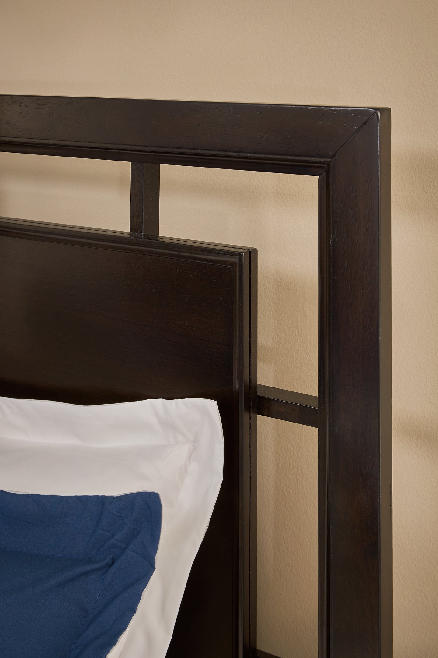 Covetown Panel Bed With Nightstand