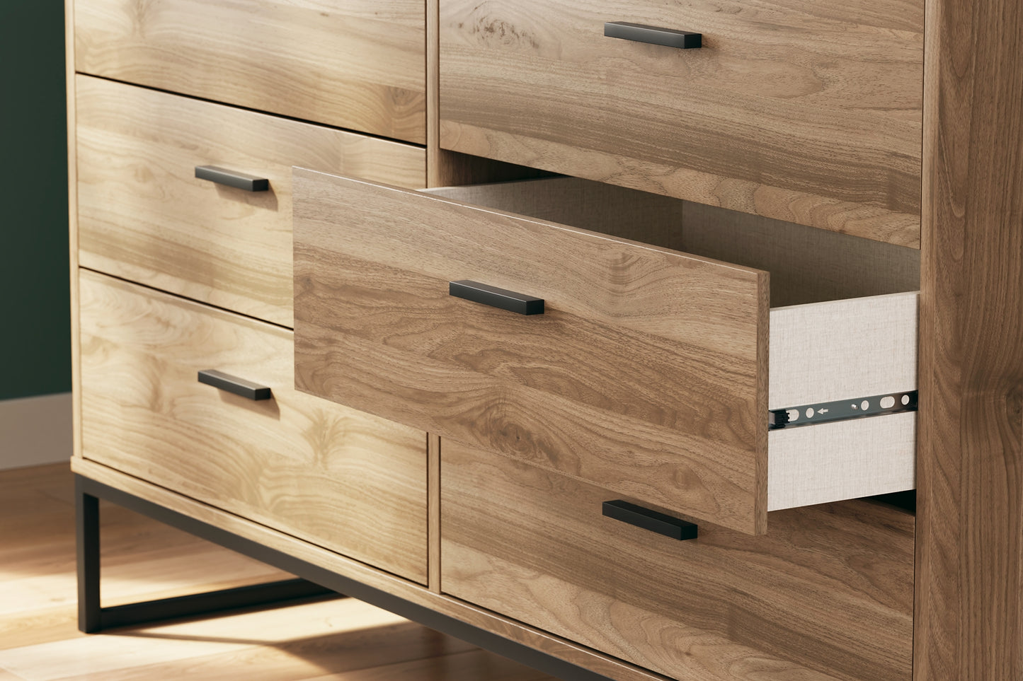 Deanlow Panel Headboard With Dresser And Nightstand