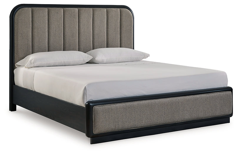 Cama tapizada con paneles y tocador con espejo Rowanbeck California