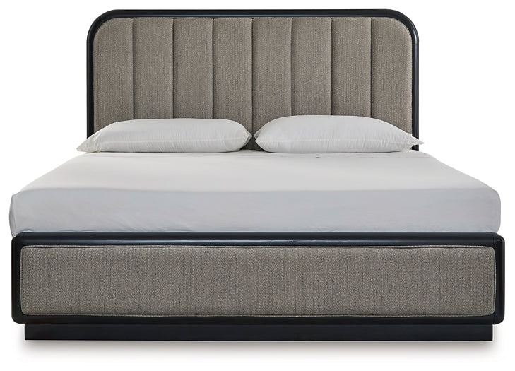 Cama tapizada con paneles y tocador con espejo Rowanbeck California