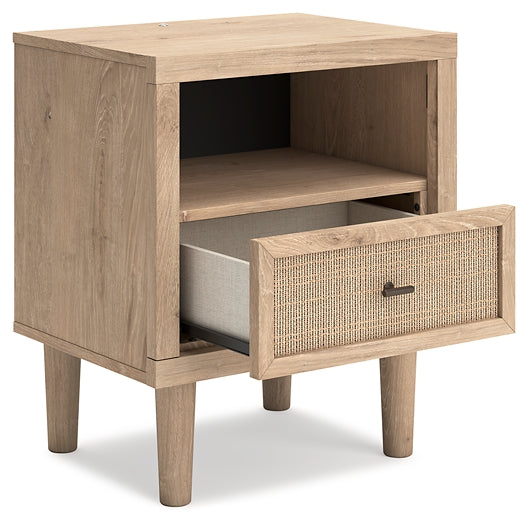 Cama con paneles Cielden, cómoda con espejo y mesita de noche