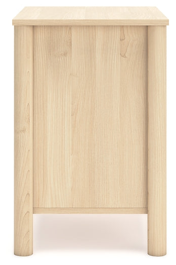 Cabinella Platform Bed With Dresser And Nightstand