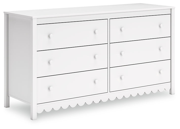 Hallityn Platform Bed With Dresser And Nightstand