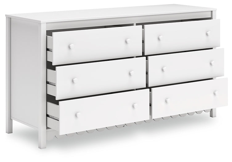 Hallityn Platform Bed With Dresser And Nightstand