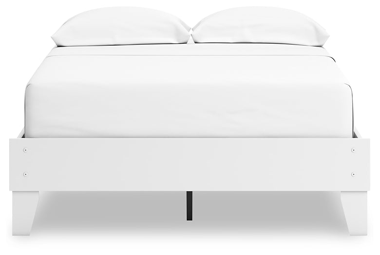 Hallityn Platform Bed With Dresser And Nightstand