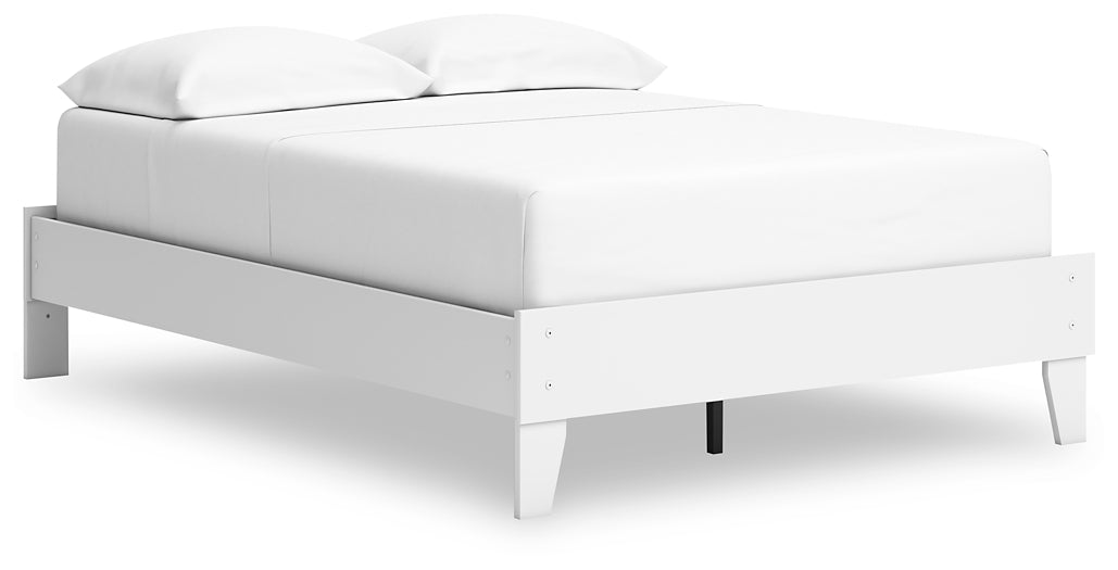 Hallityn Platform Bed With Dresser And Nightstand