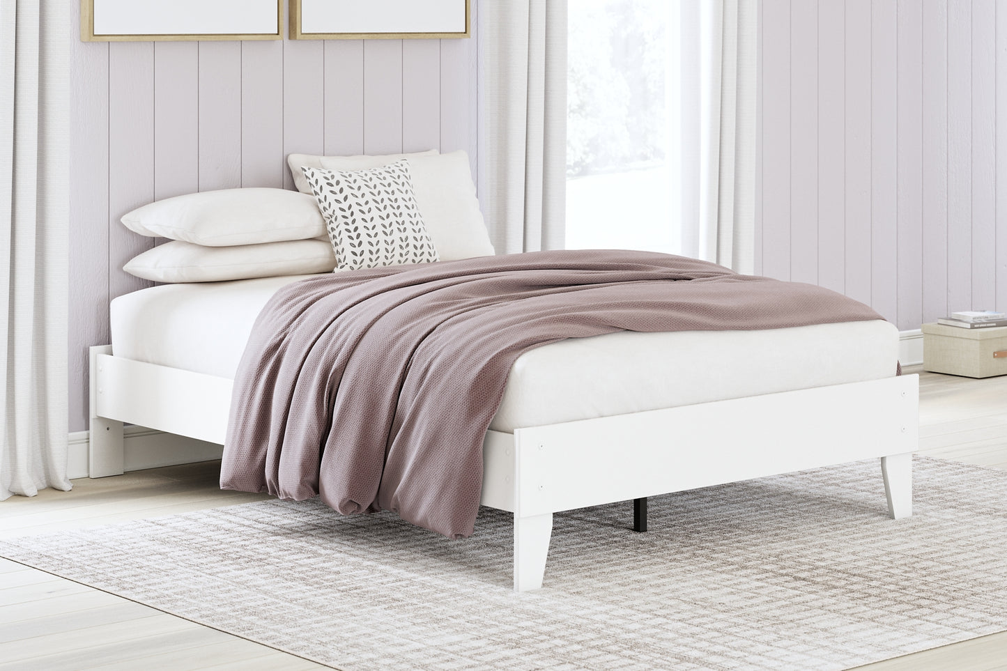 Hallityn Platform Bed With Dresser And Nightstand
