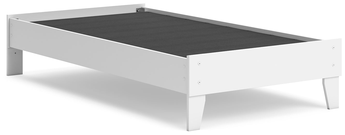 Hallityn Platform Bed With Nightstand