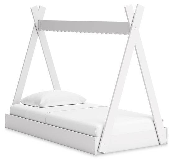 Hallityn Tent Bed With Dresser And Nightstand