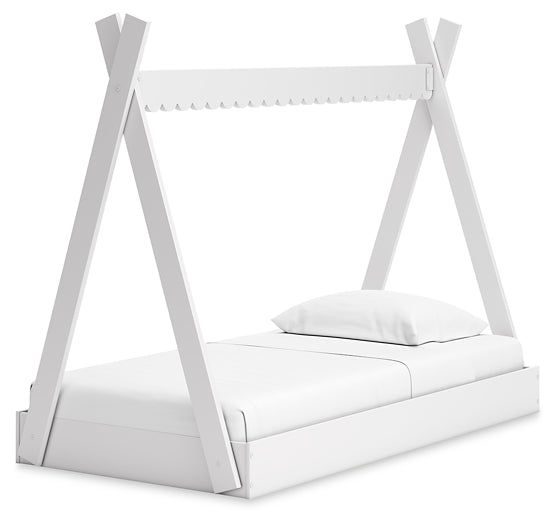 Hallityn Tent Bed With Dresser And Nightstand