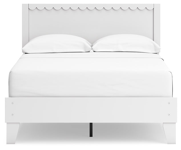 Hallityn Panel Platform Bed With Dresser And Nightstand