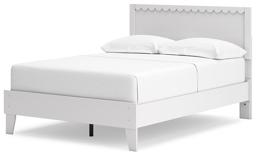 Hallityn Panel Platform Bed With Dresser And Nightstand