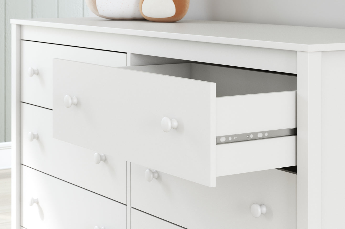 Hallityn Panel Platform Bed With Dresser And Nightstand