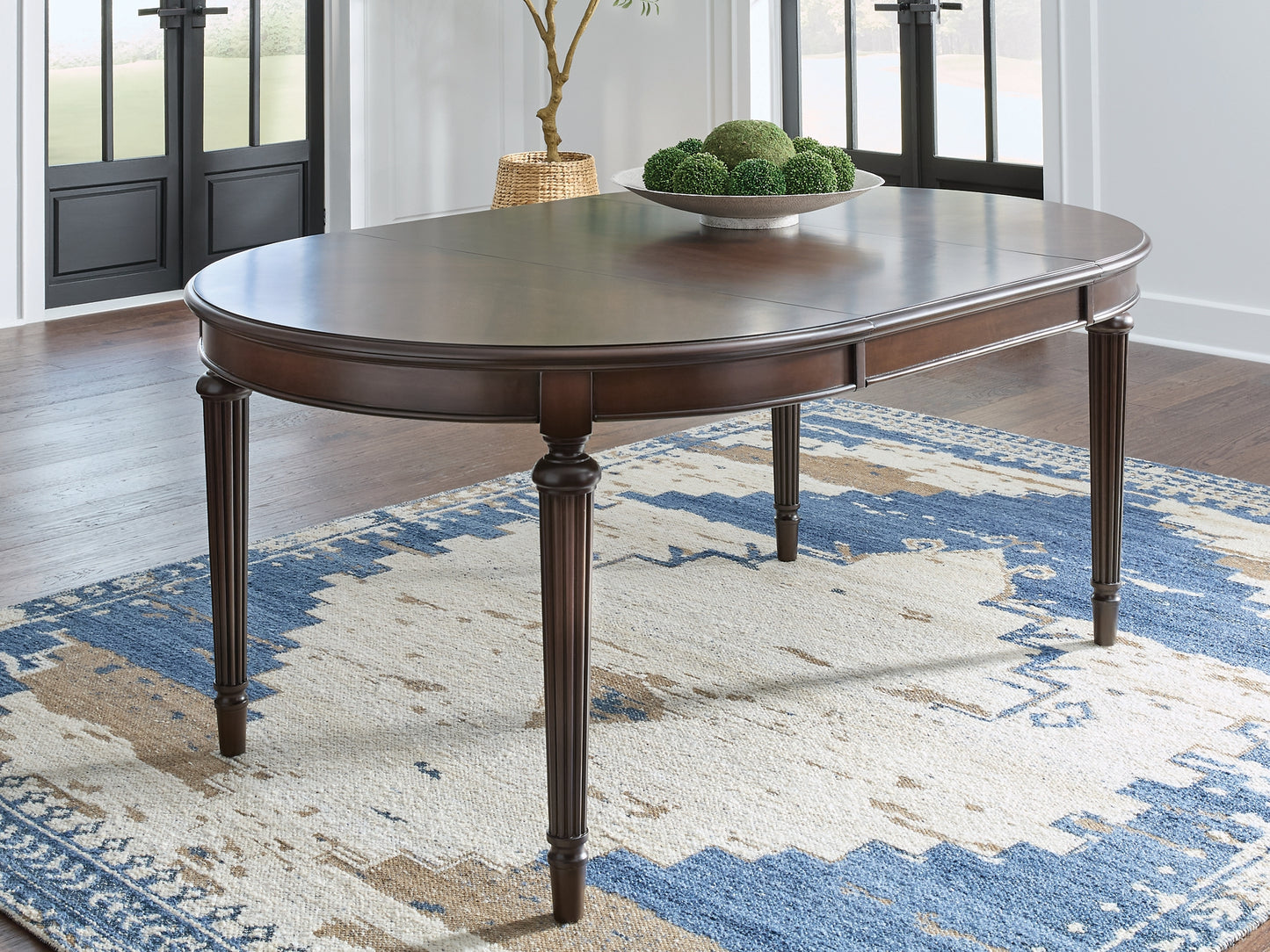 Mesa de comedor ovalada Lavinton EXT