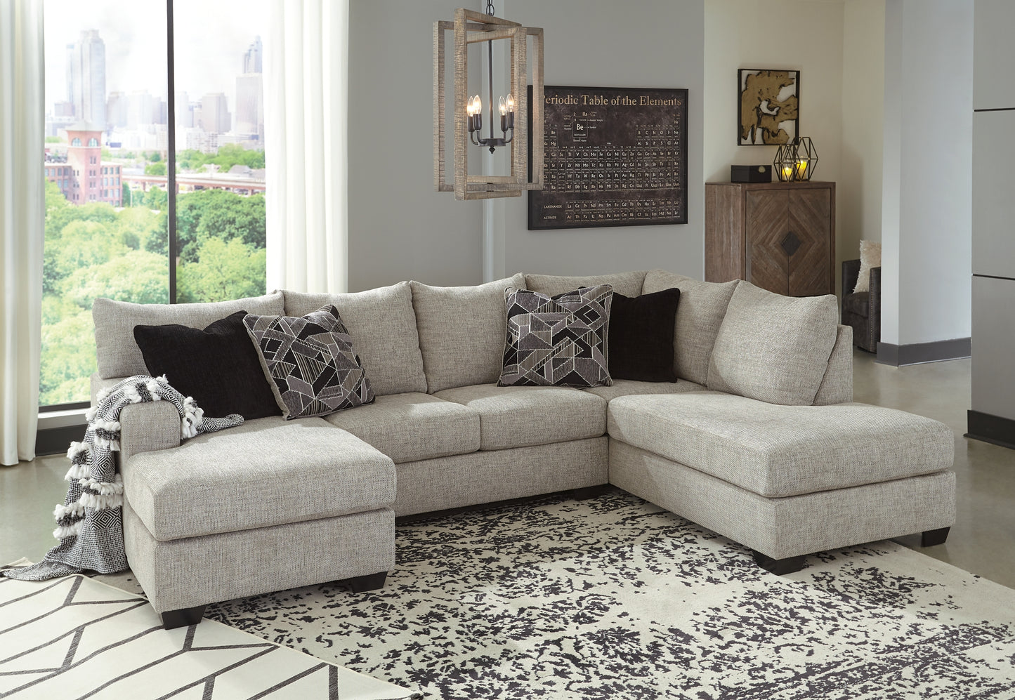 Seccional Megginson de 2 piezas con chaise longue