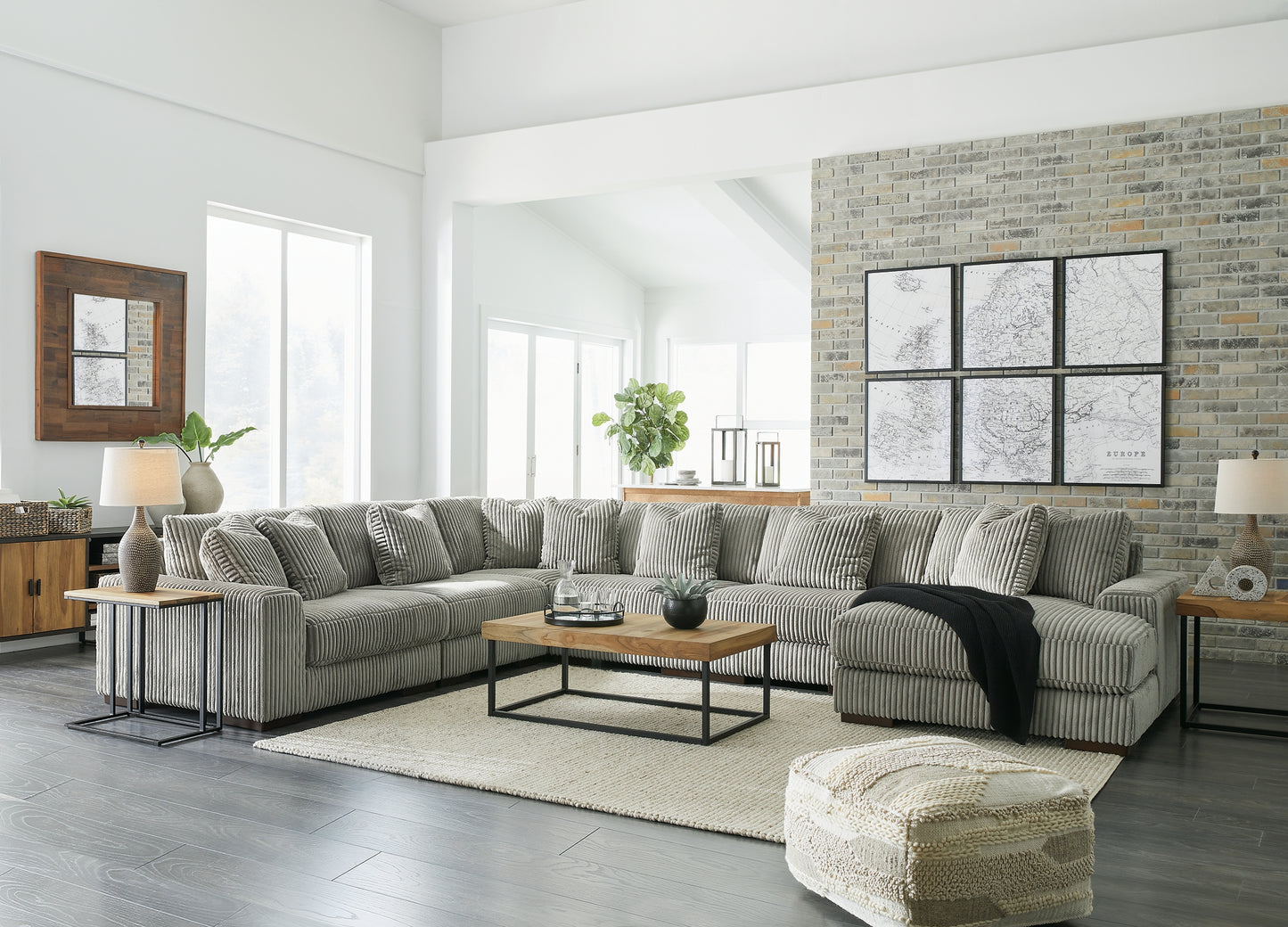 Seccional Lindyn de 6 piezas con chaise longue