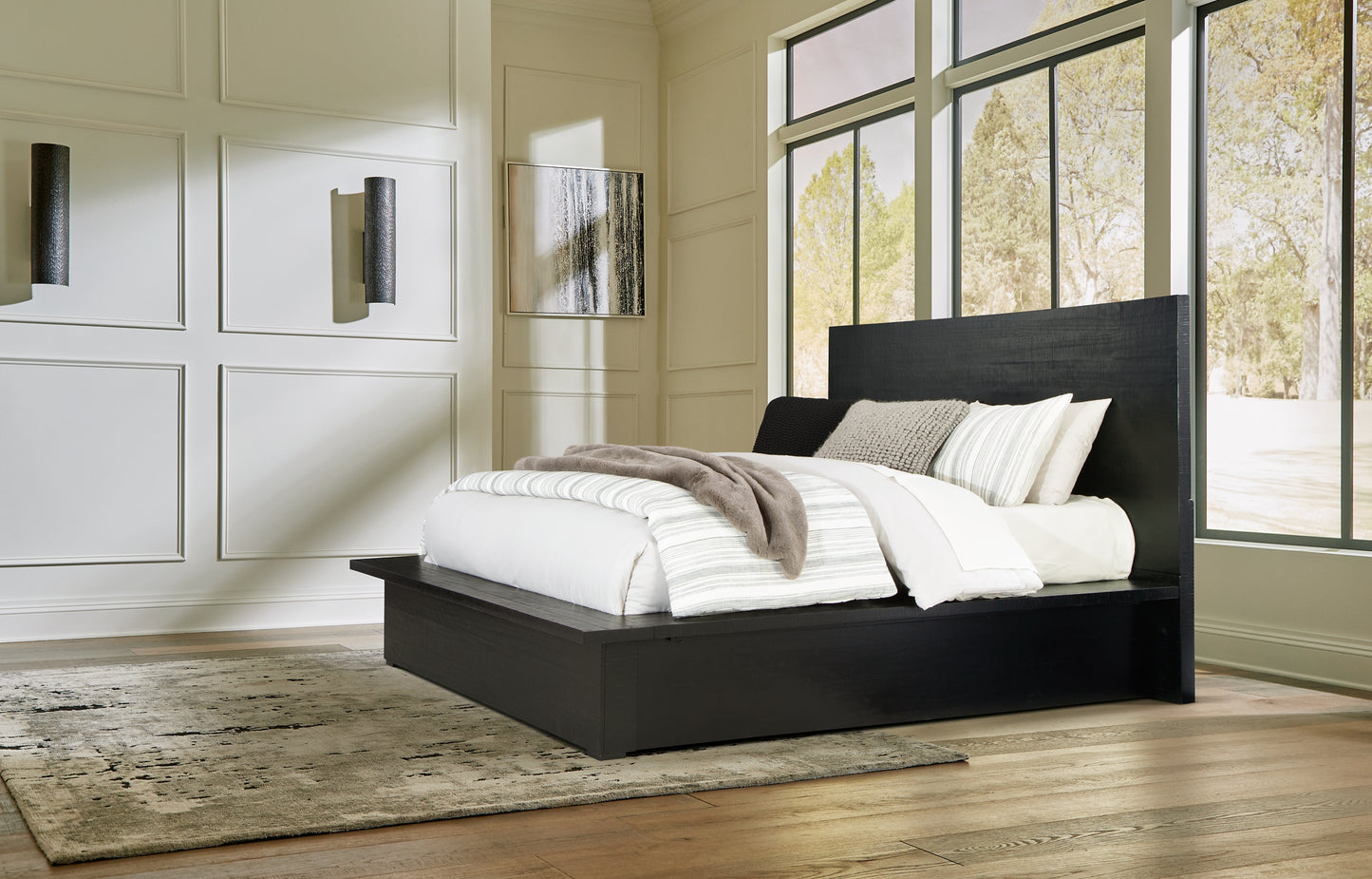 Londer Panel Bed With Mirrored Dresser And 2 Nightstands