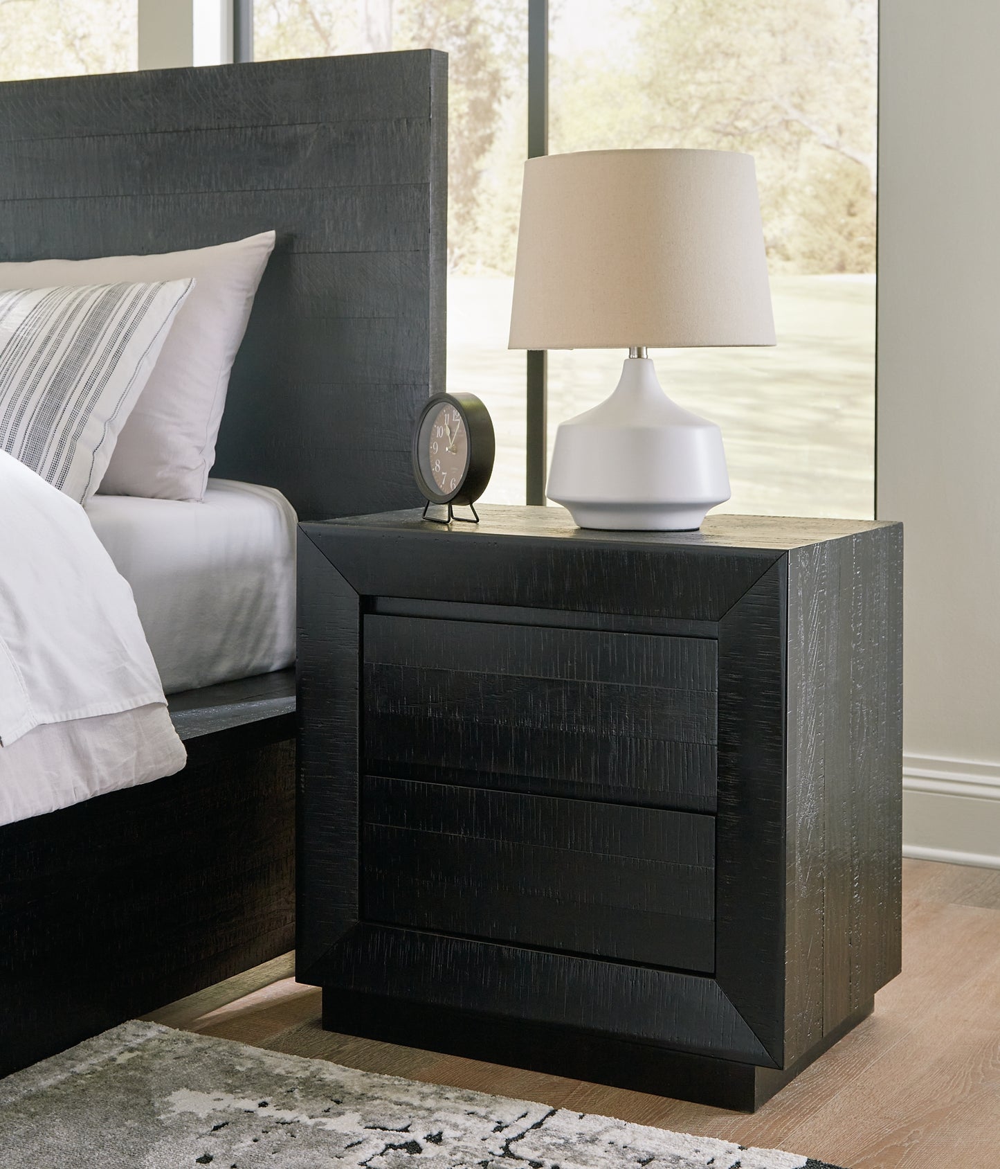 Londer California Panel Bed With Mirrored Dresser, Chest And 2 Nightstands