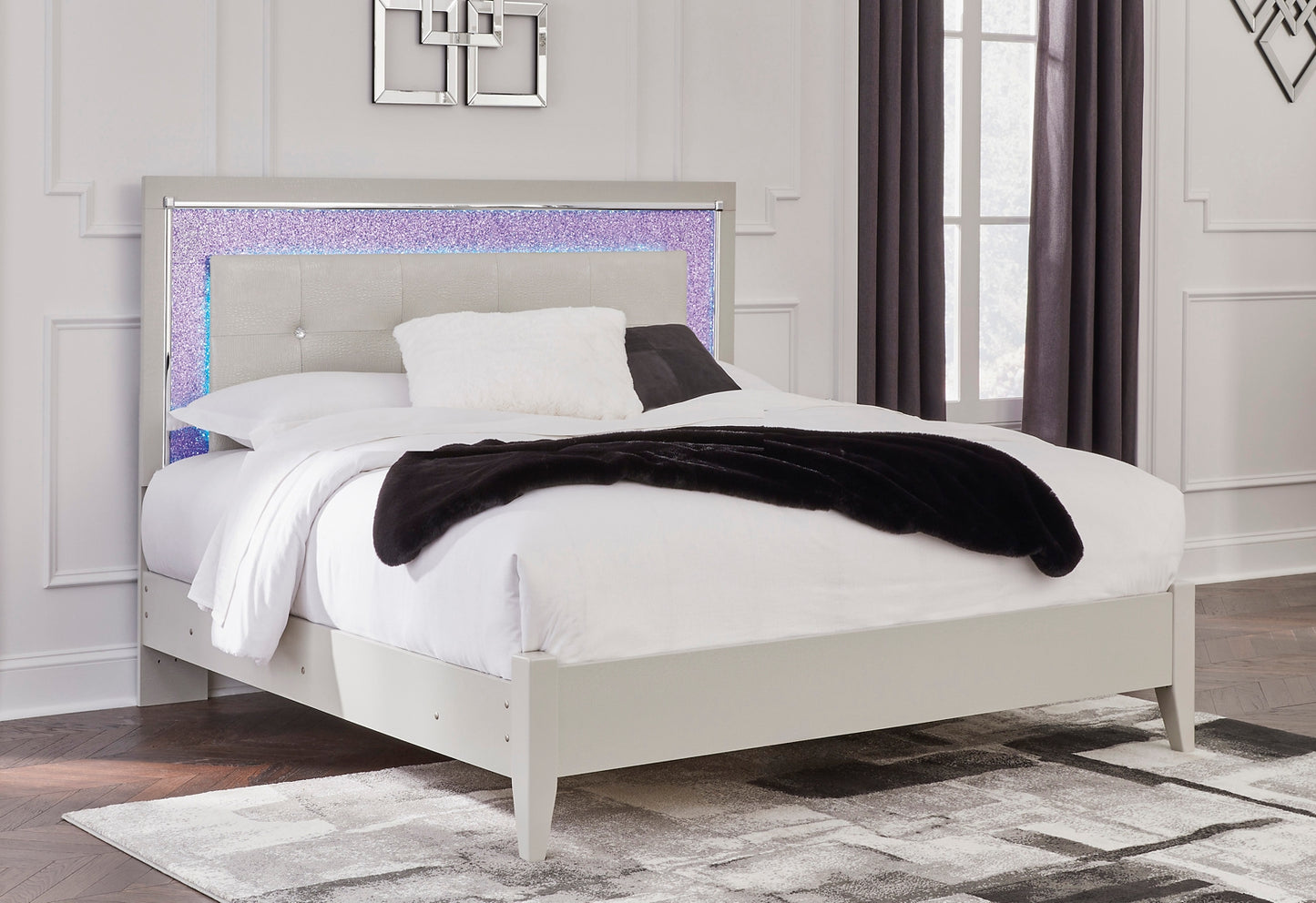 Cama tapizada con paneles Zyniden