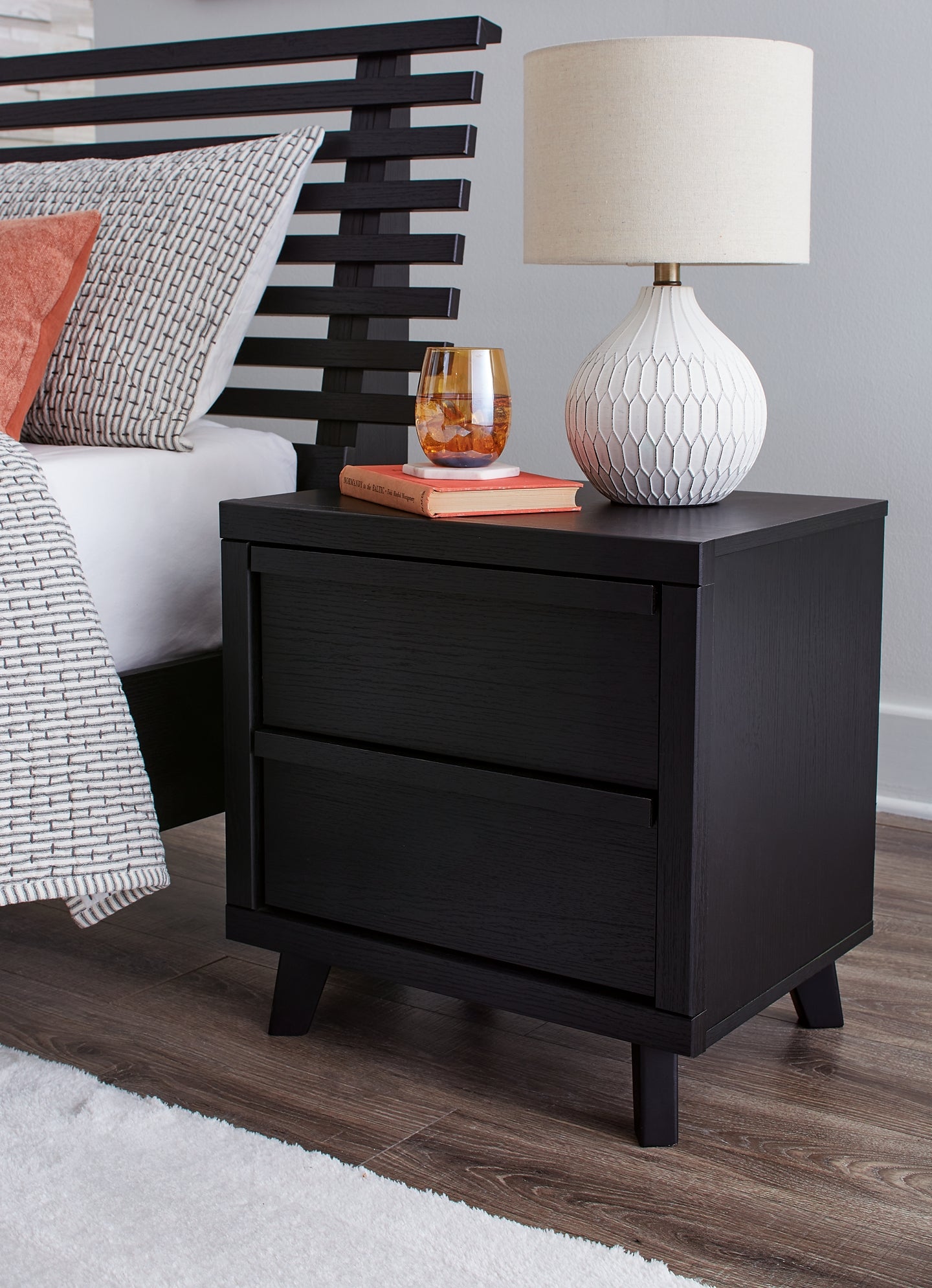 Danziar Panel Headboard With Mirrored Dresser, Chest And Nightstand