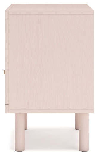 Cama tapizada Wistenpine con tocador, cómoda y mesita de noche con espejo