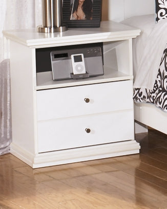 Bostwick Shoals Panel Bed With Mirrored Dresser, Chest And Nightstand