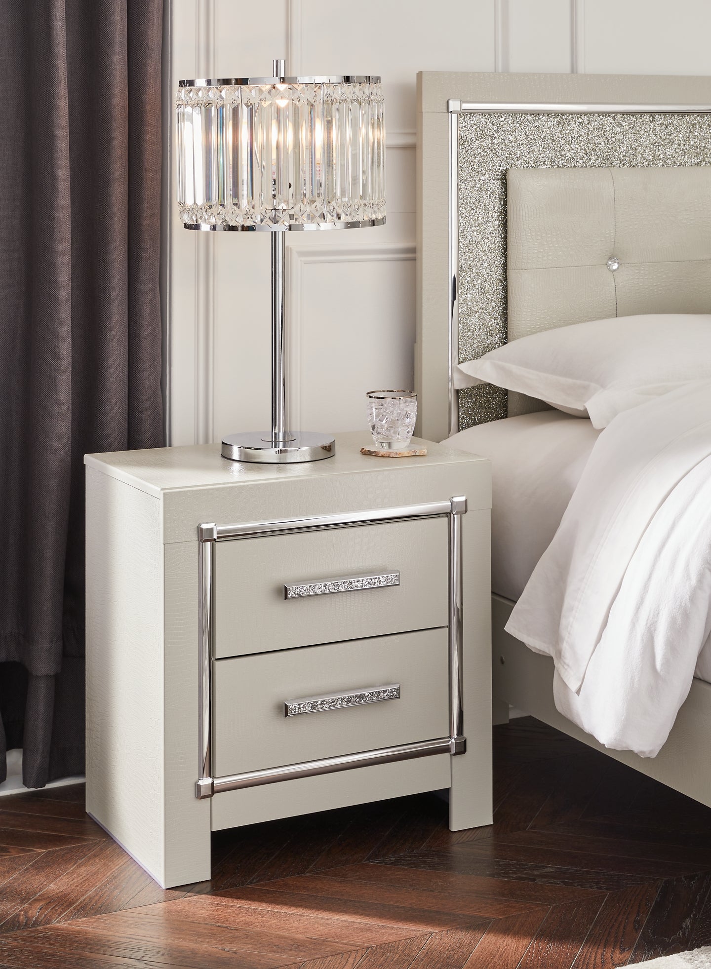 Zyniden Upholstered Panel Bed With Mirrored Dresser, Chest And Nightstand
