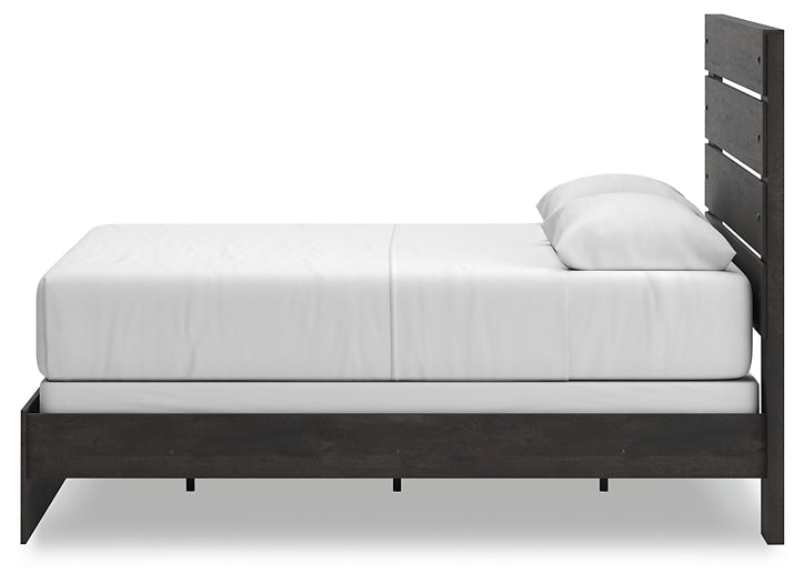 Hollivern Panel Bed With Mirrored Dresser And Chest