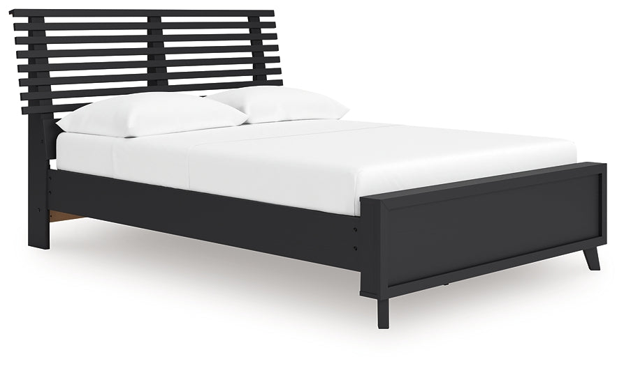 Danziar Slat Panel Bed