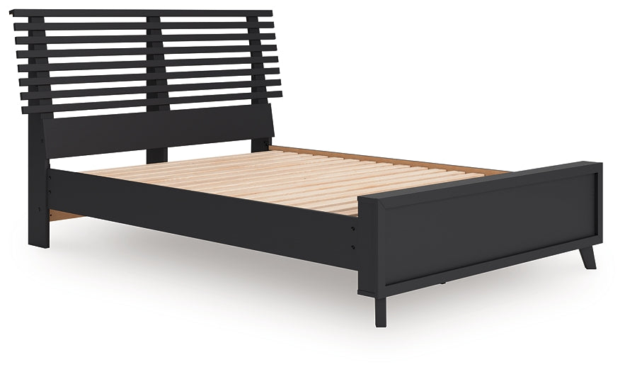 Danziar Slat Panel Bed