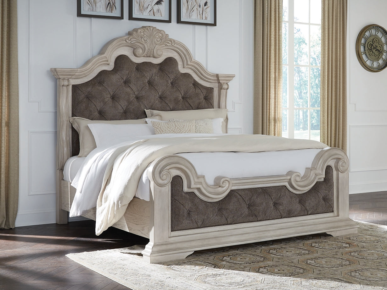 Bruchandi Upholstered Panel Bed