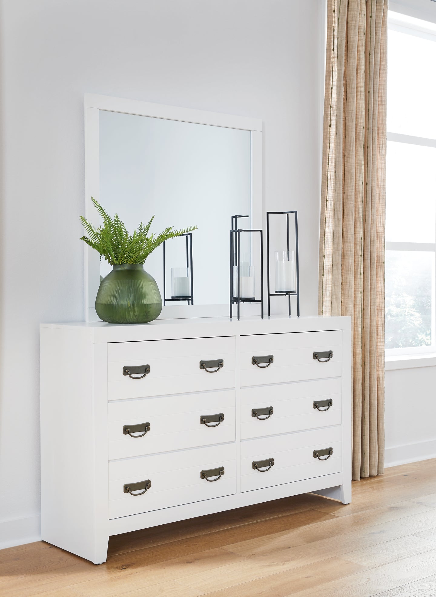 Binterglen California Panel Bed With Mirrored Dresser, Chest And Nightstand