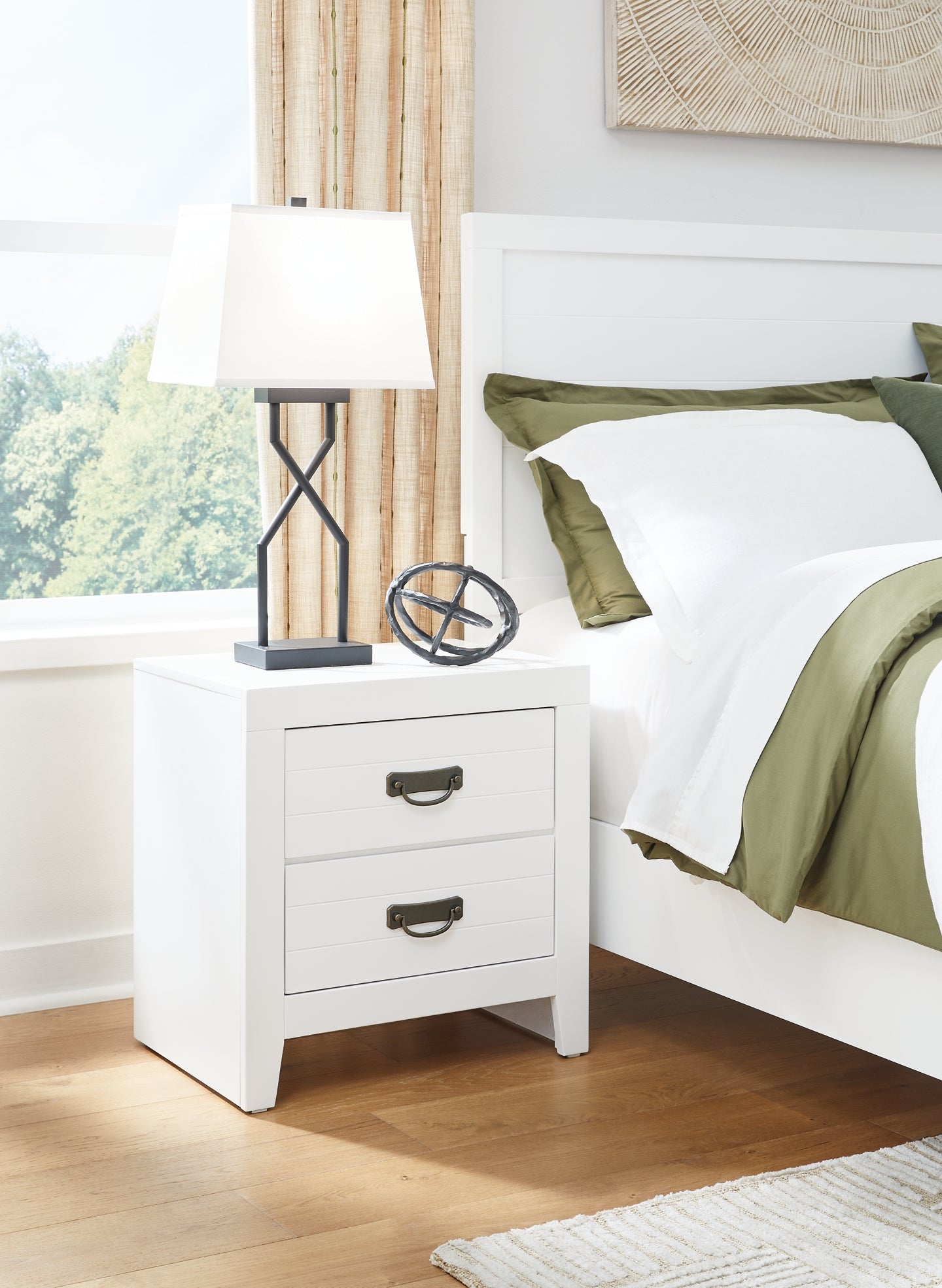 Binterglen California Panel Bed With Mirrored Dresser, Chest And Nightstand