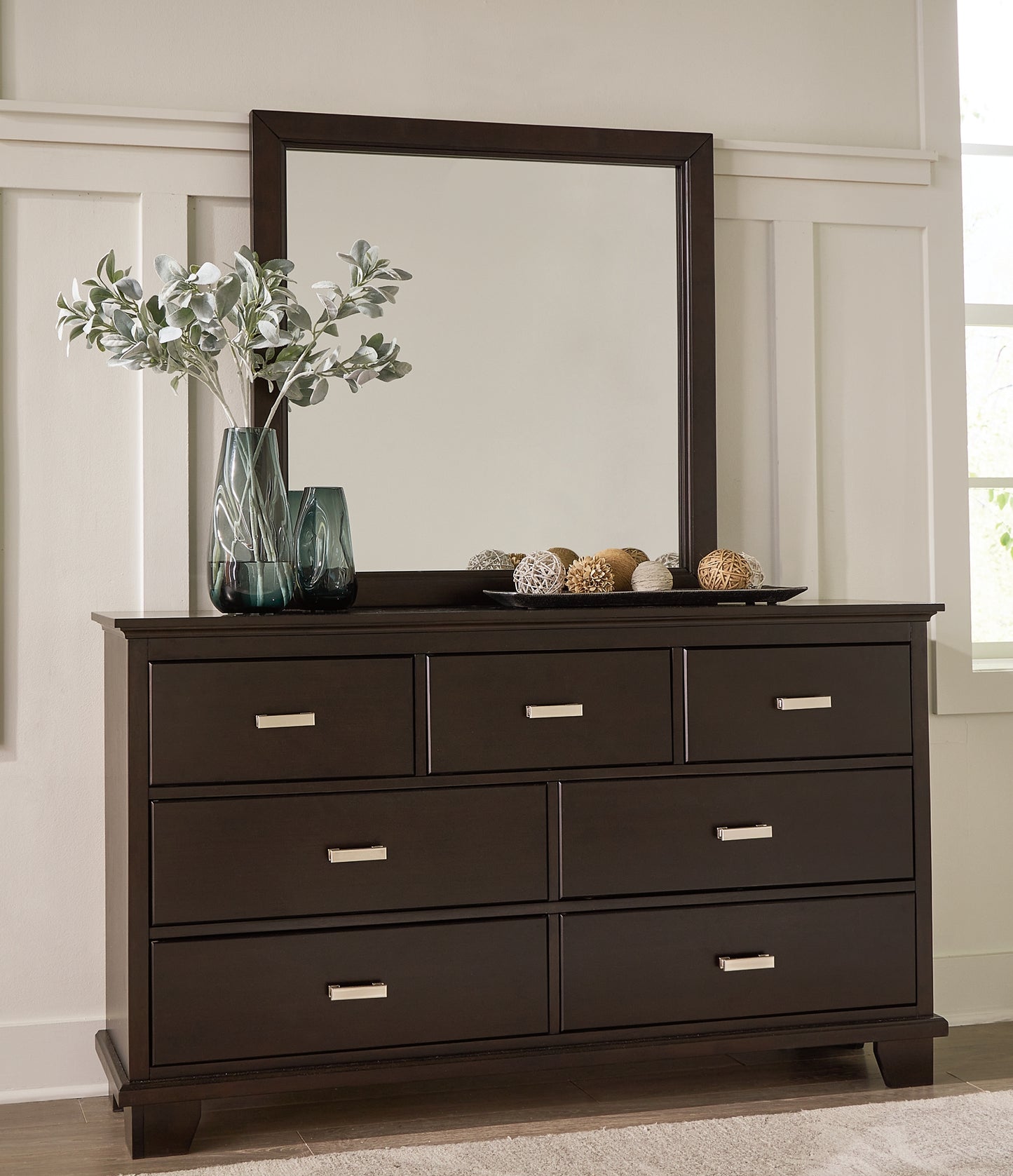 Covetown California Panel Bed With Mirrored Dresser And Chest