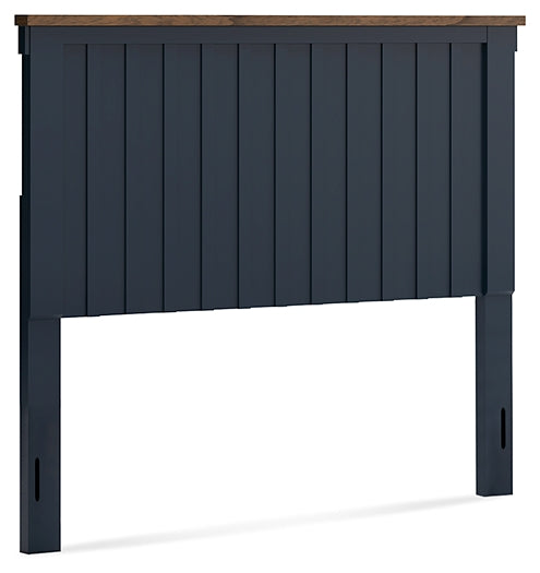 Landocken Panel Headboard With Mirrored Dresser, Chest And Nightstand