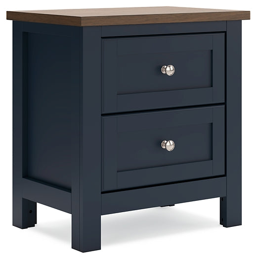 Landocken Panel Headboard With Mirrored Dresser And Nightstand