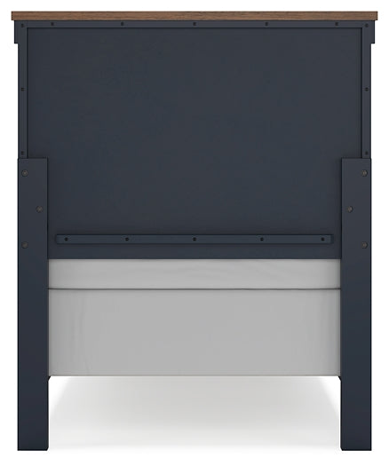 Landocken Panel Headboard With Mirrored Dresser And Chest