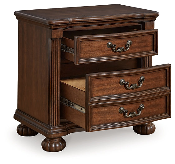 Lavinton California Poster Bed With Mirrored Dresser, Chest And Nightstand