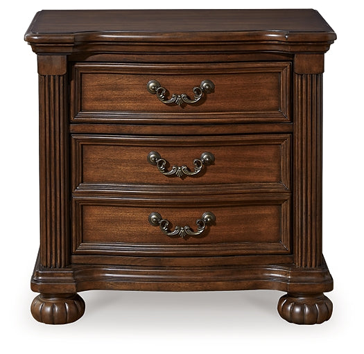 Lavinton California Poster Bed With Mirrored Dresser, Chest And Nightstand