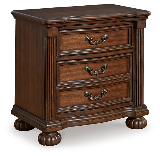 Lavinton Poster Bed With Mirrored Dresser, Chest And Nightstand