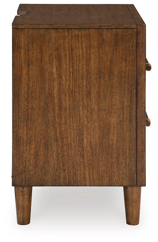 Lyncott Upholstered Bed With Mirrored Dresser, Chest And Nightstand