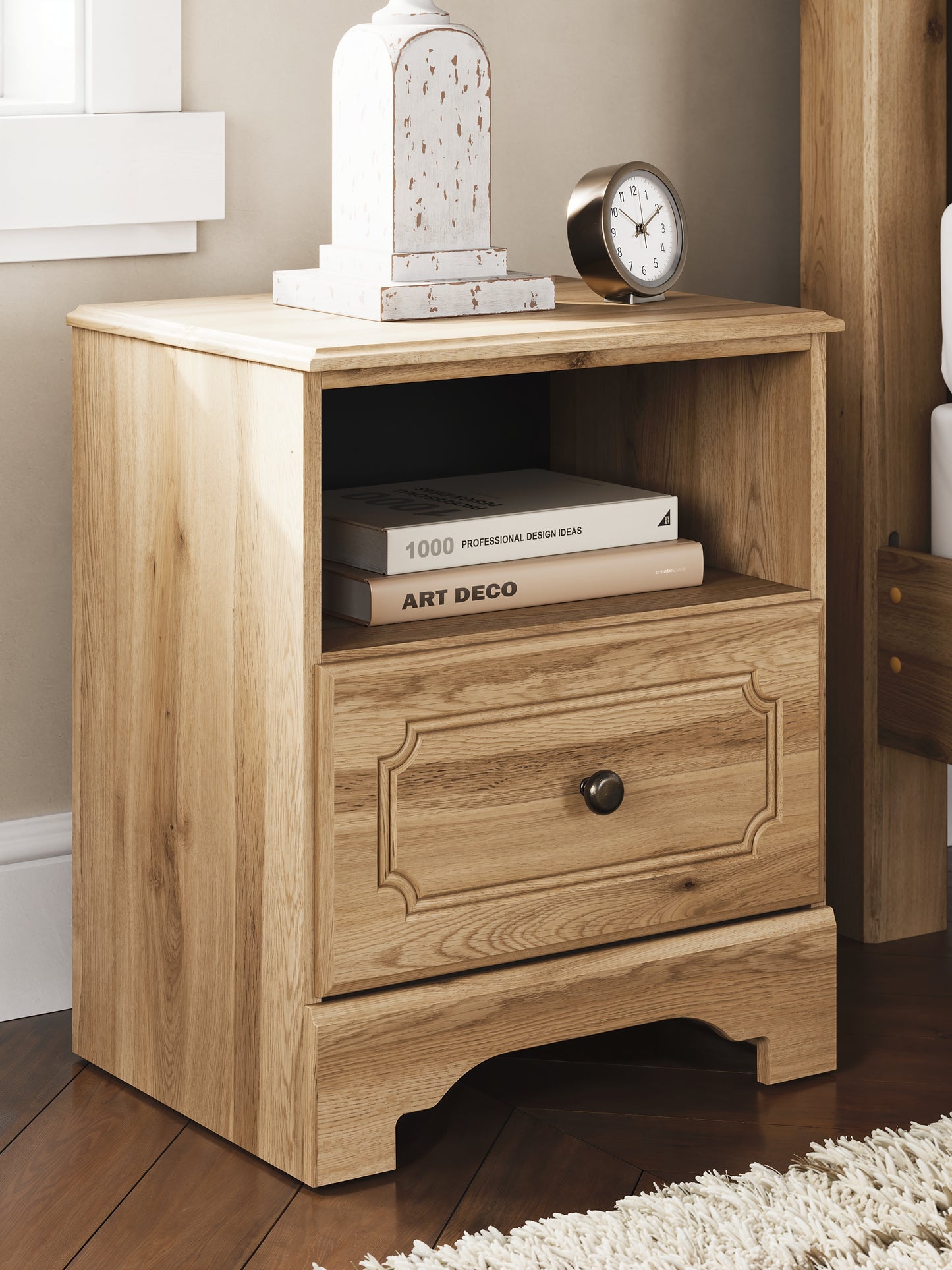 Aleaport Panel Bed With Mirrored Dresser And Nightstand