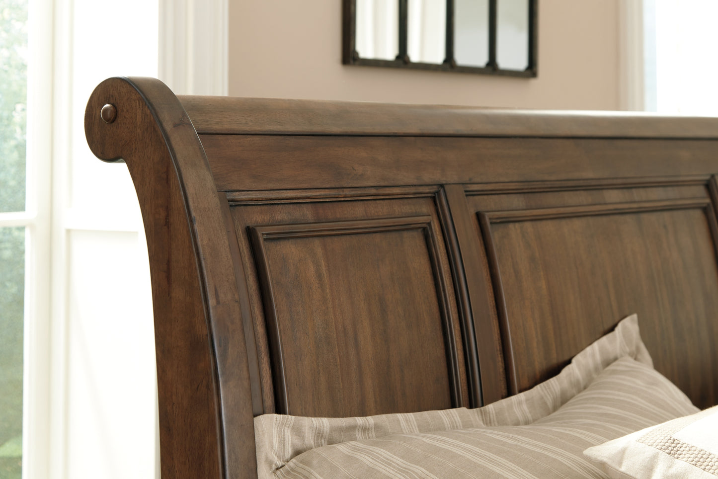 Cama tipo trineo Robbinsdale con almacenamiento