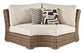 Silla de esquina curva Beachcroft con cojín