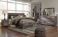 Cama con paneles Derekson y dos cajones de almacenamiento
